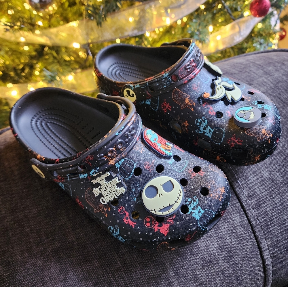 YOUTH - Crocs - Size Youth 2 - Nightmare Before Christmas Crocs